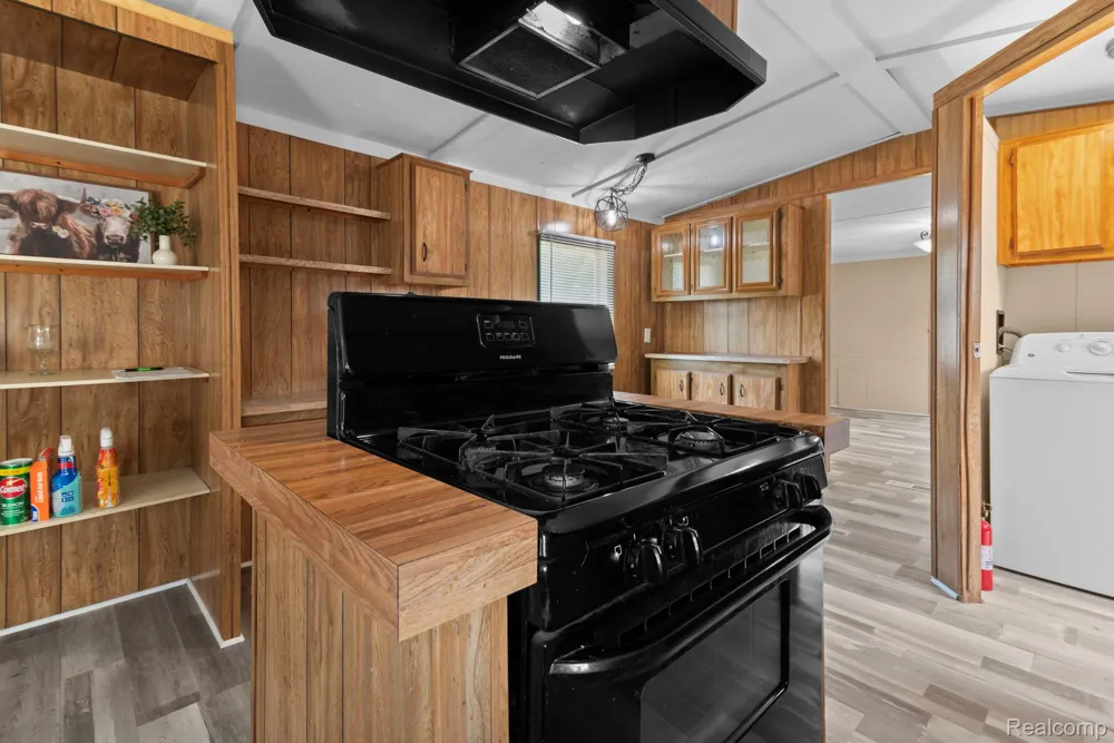 351 North Squirrel Road #223 Auburn Hills City, MI 48326