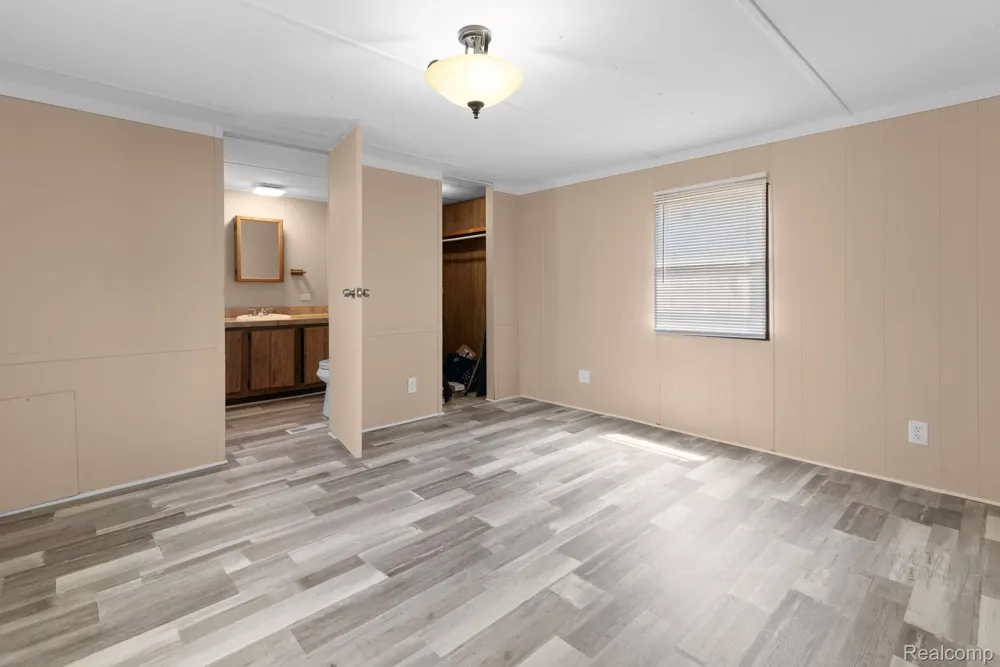 351 North Squirrel Road #223 Auburn Hills City, MI 48326