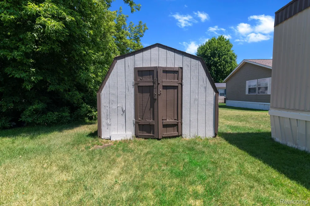 351 North Squirrel Road #223 Auburn Hills City, MI 48326