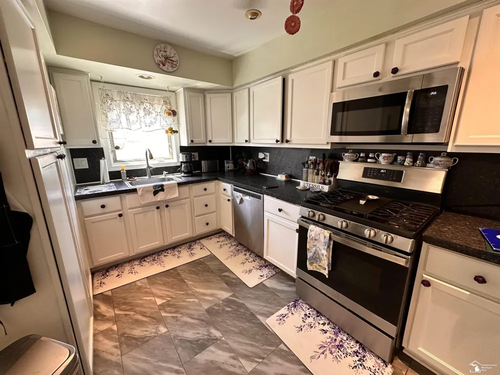15450 Churchill Street Southgate City, MI 48195