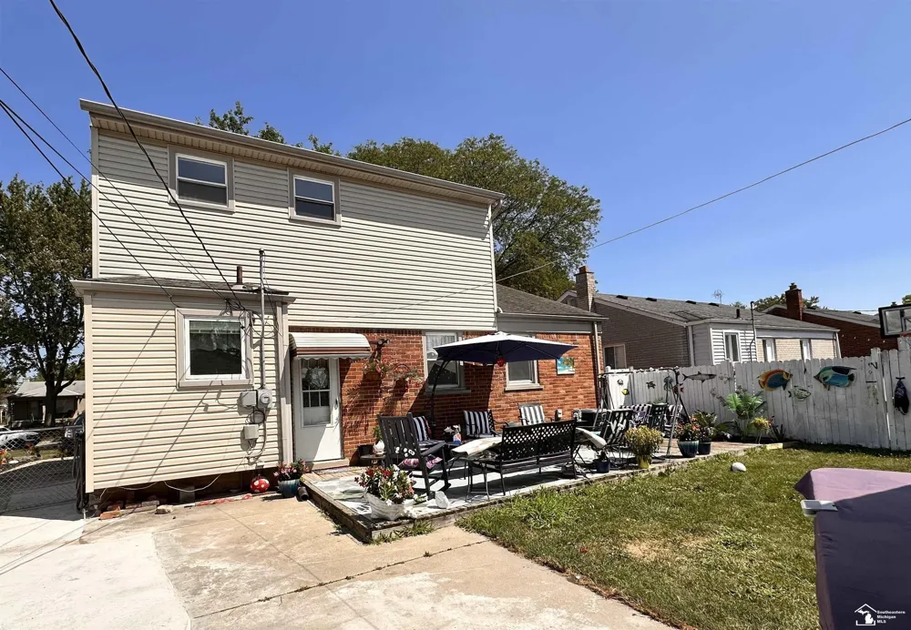 15450 Churchill Street Southgate City, MI 48195