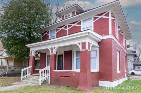 900 Watkins Street SE