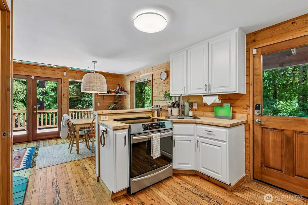 75742 NE 123rd Street Skykomish, WA 98288