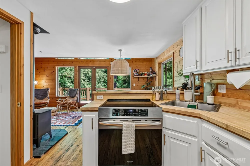 75742 NE 123rd Street Skykomish, WA 98288