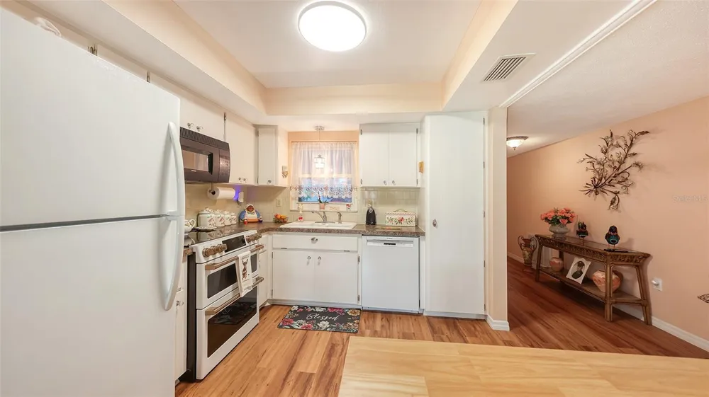 2623 RIVERBLUFF PARKWAY #V144 Sarasota, FL 34231