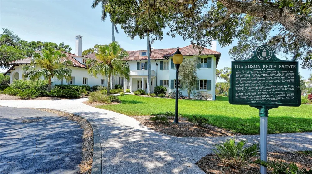 2623 RIVERBLUFF PARKWAY #V144 Sarasota, FL 34231