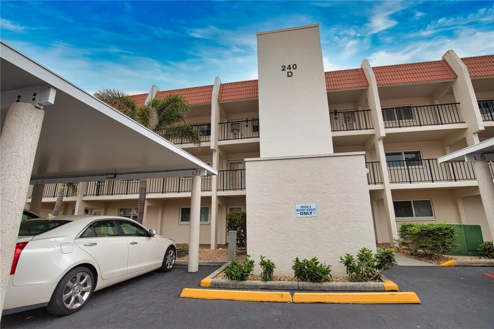 240 SANTA MARIA STREET #225 Venice, FL 34285