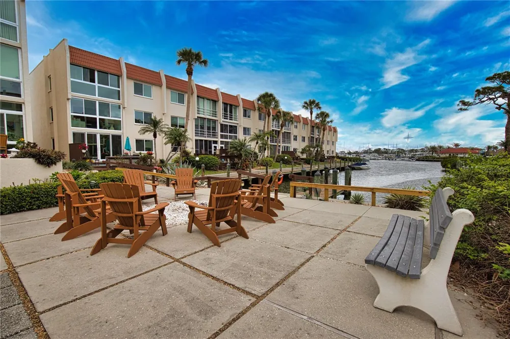 240 SANTA MARIA STREET #225 Venice, FL 34285