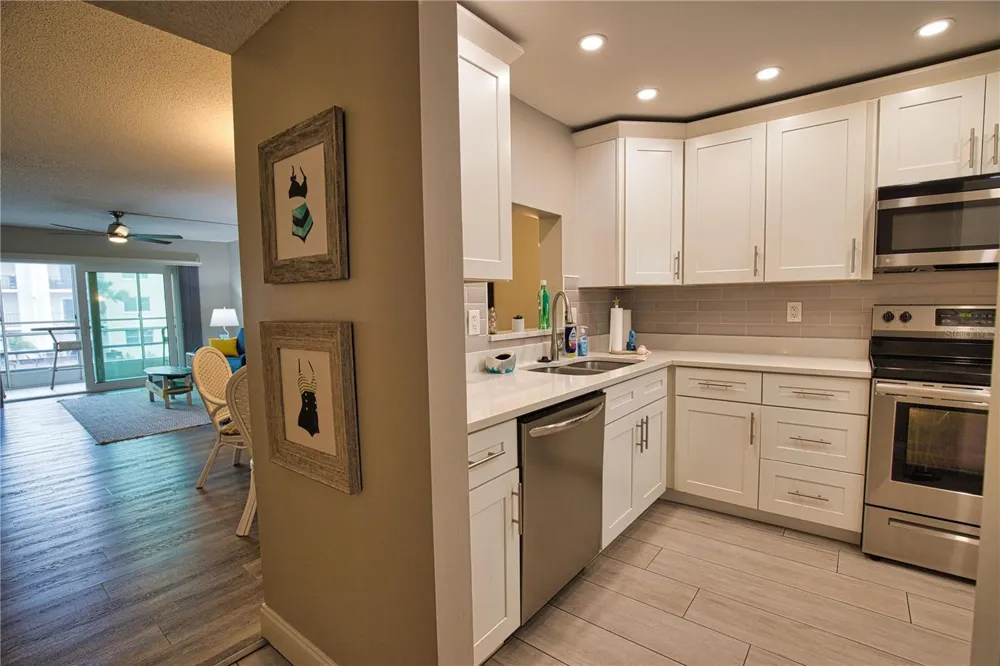 240 SANTA MARIA STREET #225 Venice, FL 34285