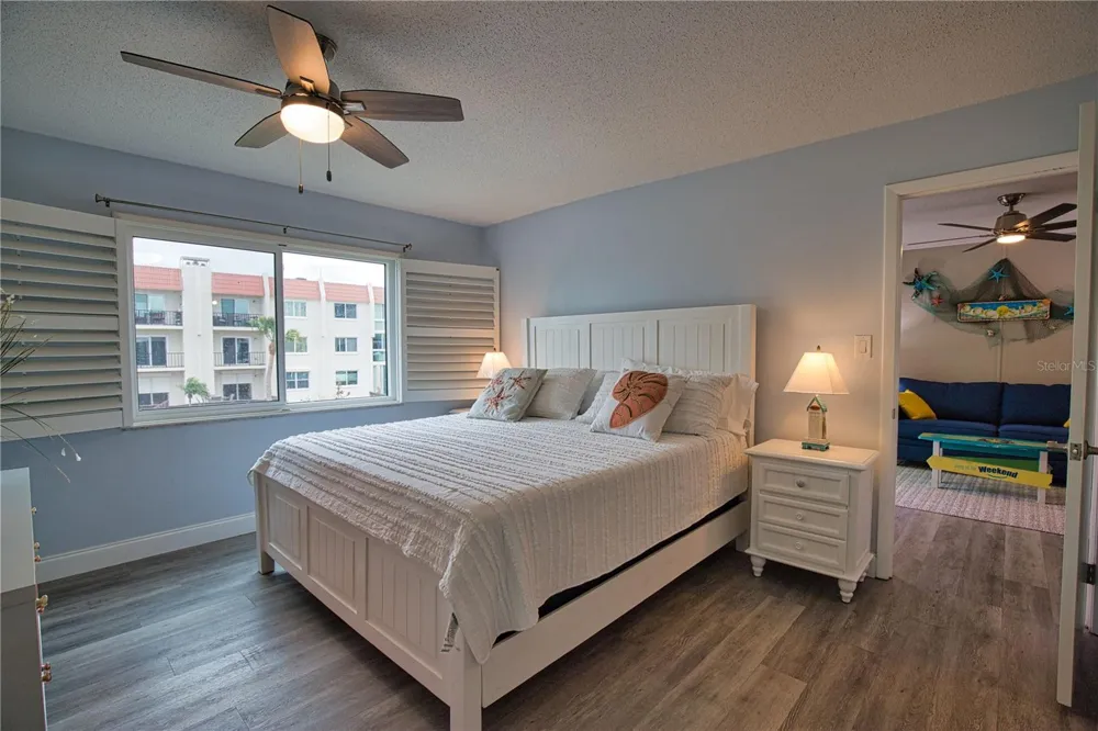 240 SANTA MARIA STREET #225 Venice, FL 34285