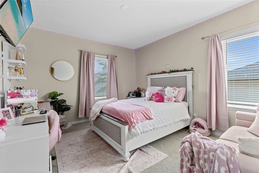 8802 FINSEN STREET Orlando, FL 32827