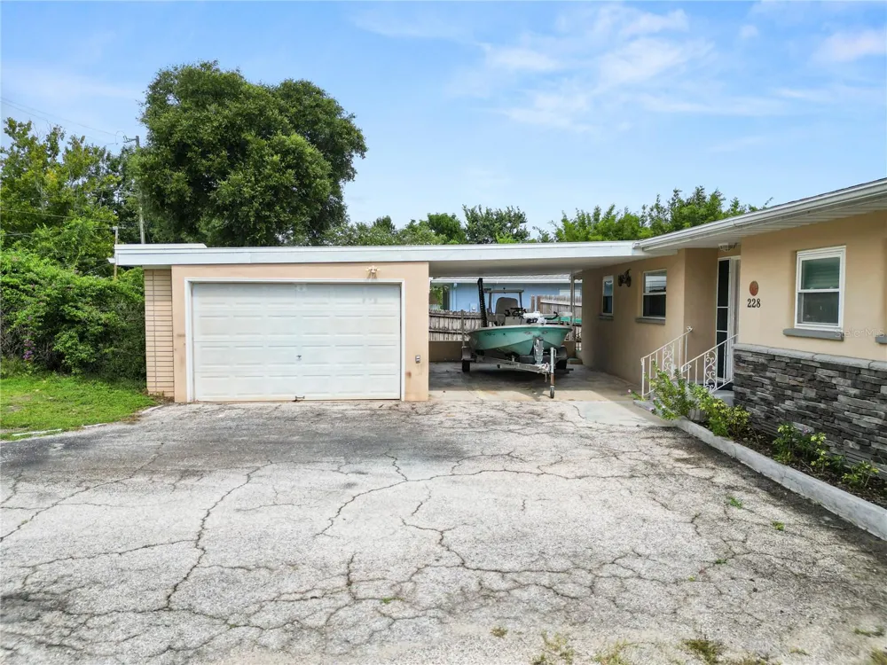 228 W LAKE INA DRIVE Winter Haven, FL 33884