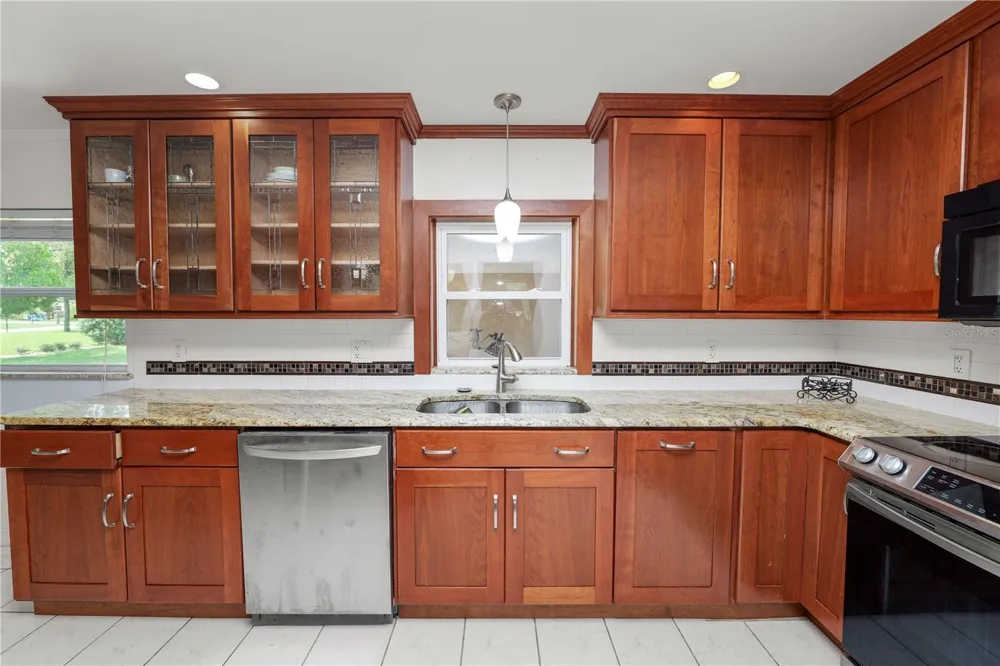 228 W LAKE INA DRIVE Winter Haven, FL 33884