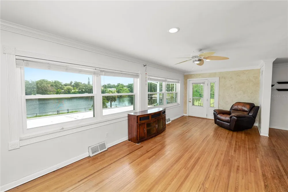 228 W LAKE INA DRIVE Winter Haven, FL 33884