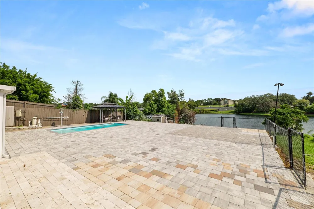 228 W LAKE INA DRIVE Winter Haven, FL 33884