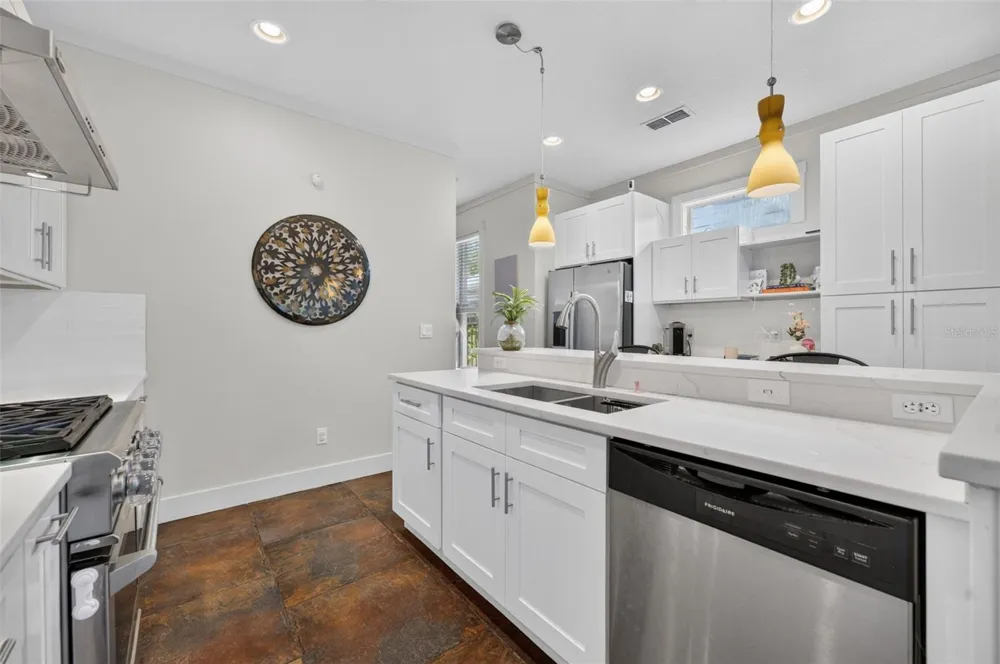 1071 ARAGON AVENUE Winter Park, FL 32789