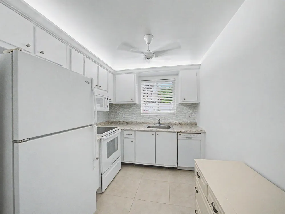 3 Westwood Avenue #101E Tequesta, FL 33469