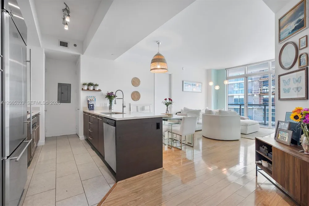 55 SE 6th St #4305 Miami, FL 33131