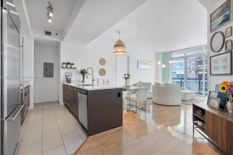 55 SE 6th St #4305