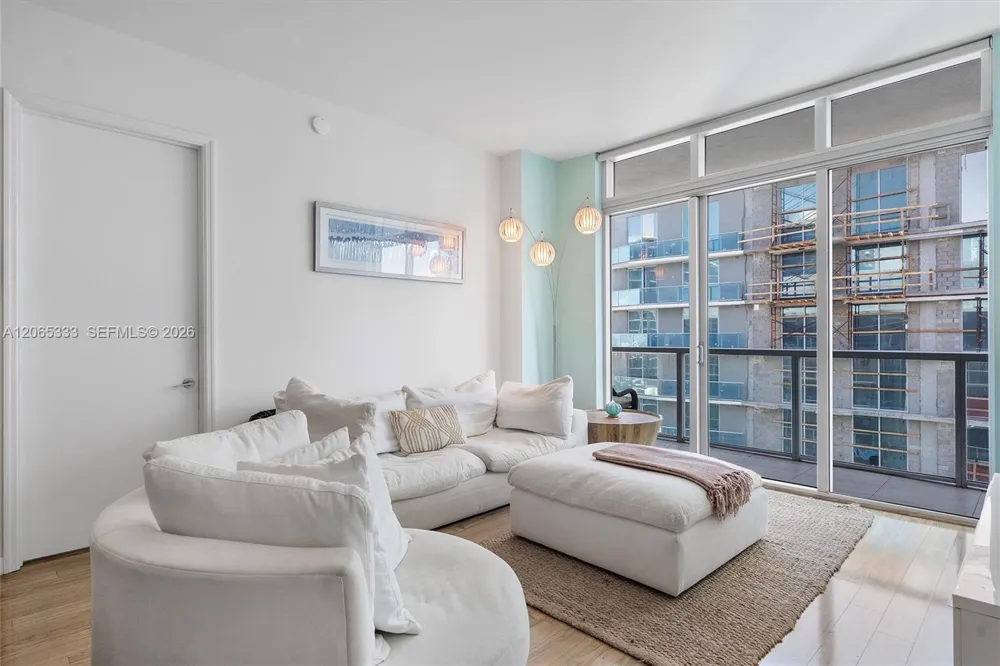 55 SE 6th St #4305 Miami, FL 33131