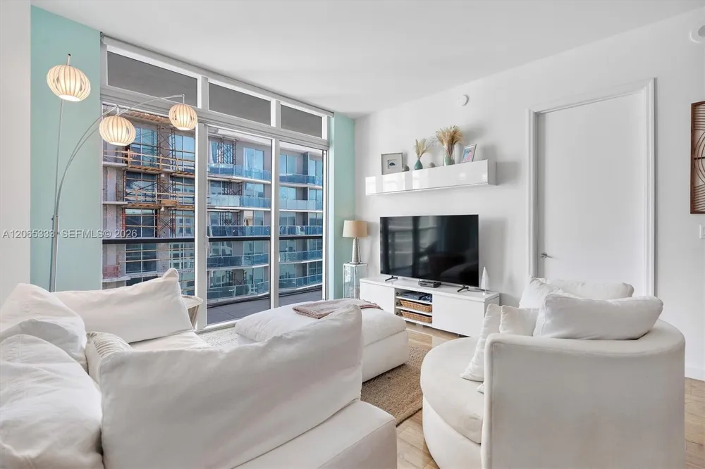 55 SE 6th St #4305 Miami, FL 33131