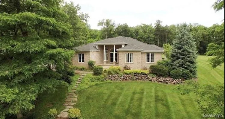 5516 W Lowe Road Howell Township, MI 48836