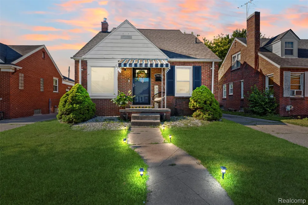 15610 Veronica Avenue Eastpointe City, MI 48021