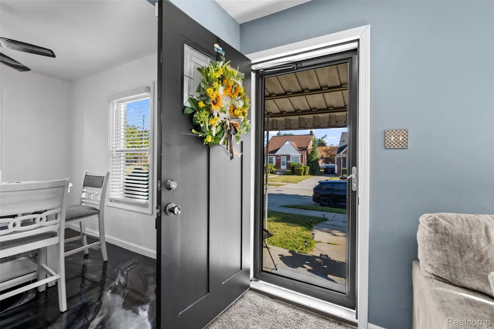 15610 Veronica Avenue Eastpointe City, MI 48021