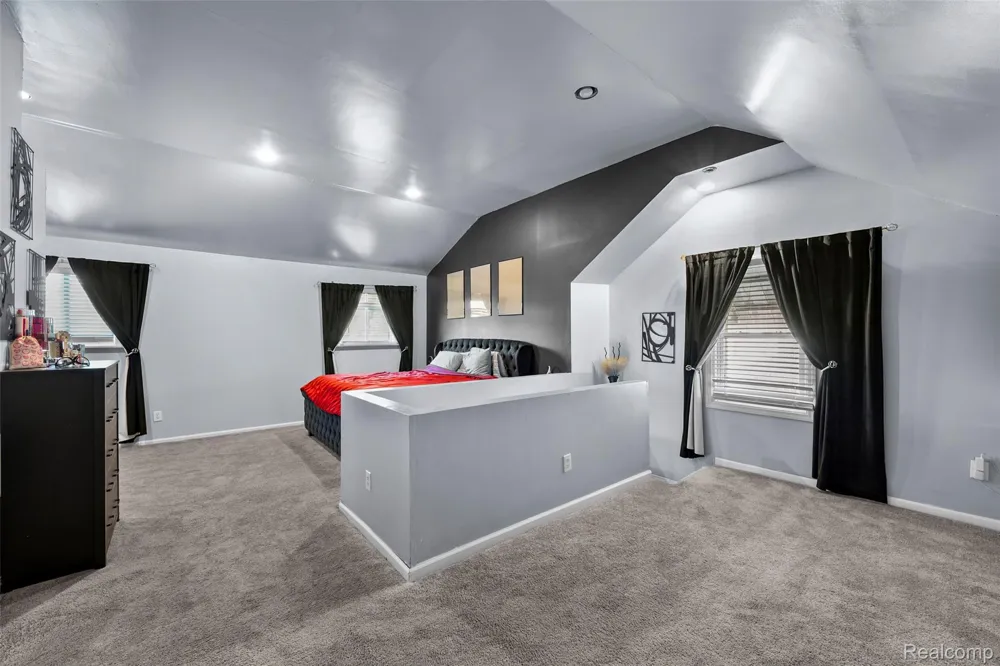 15610 Veronica Avenue Eastpointe City, MI 48021