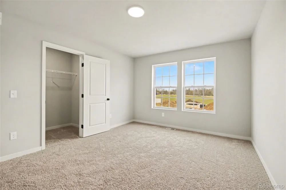 738 Lone Oak Way Tecumseh City, MI 49286