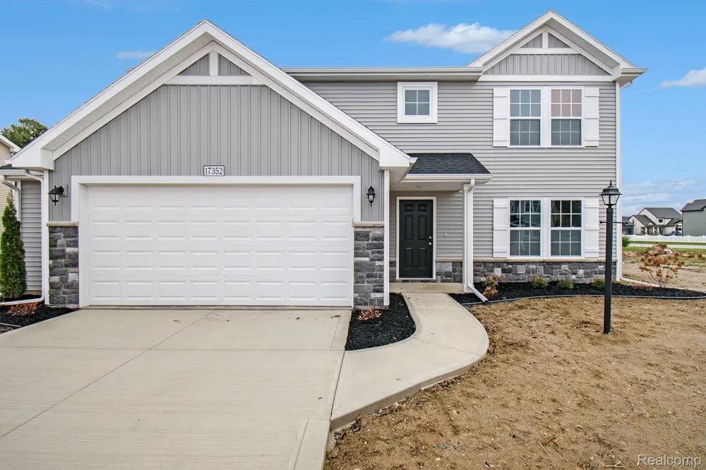 738 Lone Oak Way Tecumseh City, MI 49286