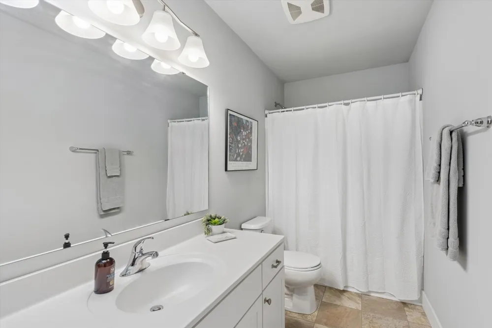 7242 Pacific Avenue Casco Township, MI 49090