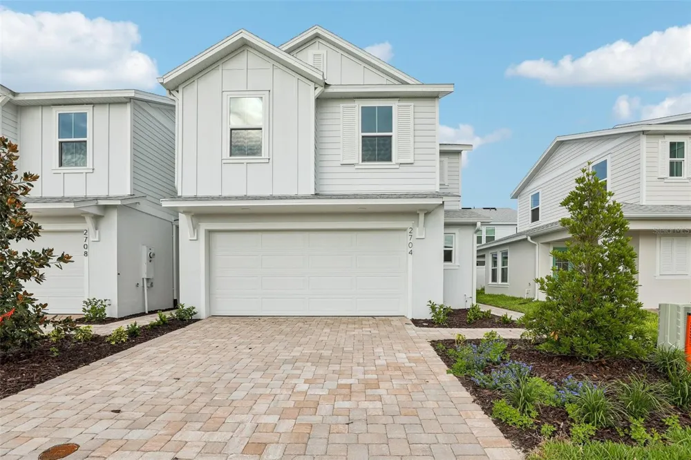 2704 MEADOW CREST DRIVE St Cloud, FL 34773