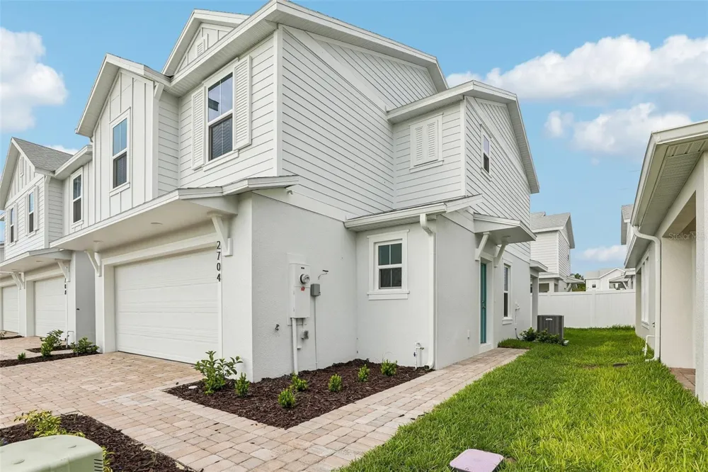 2704 MEADOW CREST DRIVE St Cloud, FL 34773