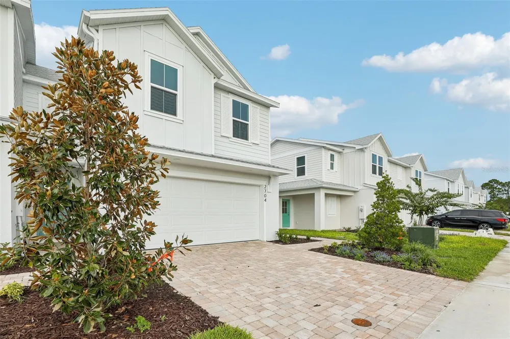 2704 MEADOW CREST DRIVE St Cloud, FL 34773