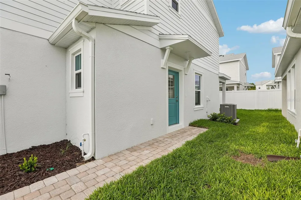 2704 MEADOW CREST DRIVE St Cloud, FL 34773