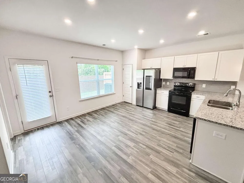 5784 Silver Lake DR Mableton, GA 30126