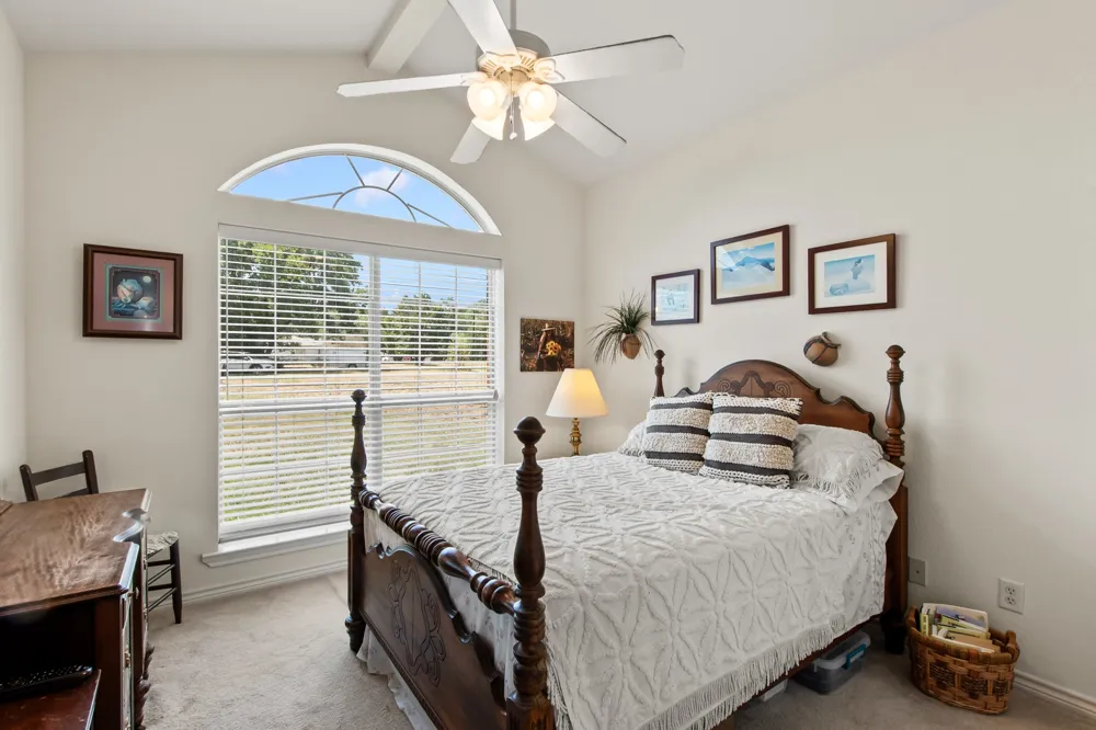 1237 Beachview Seven Points, TX 75143