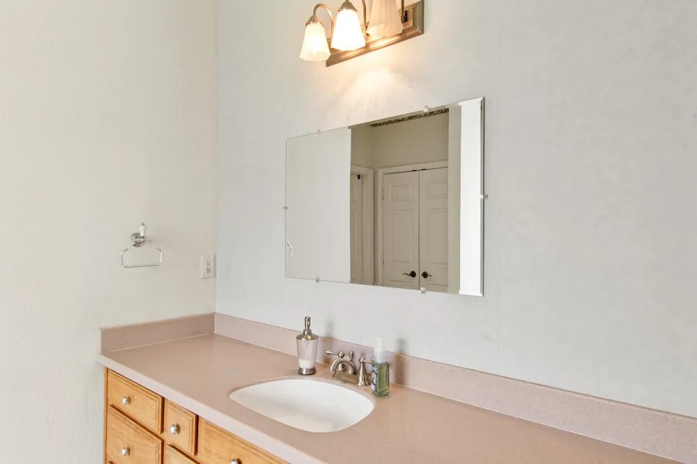 1237 Beachview Seven Points, TX 75143