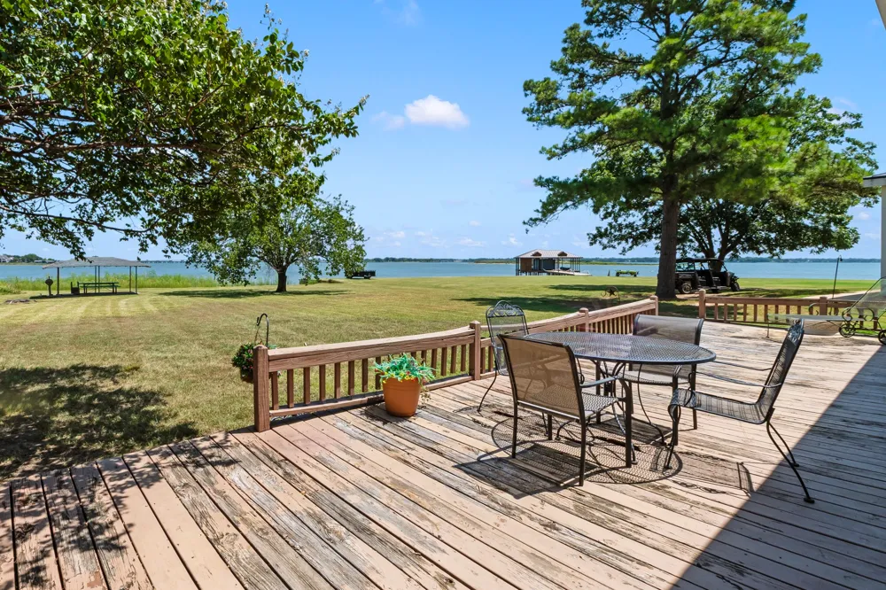 1237 Beachview Seven Points, TX 75143