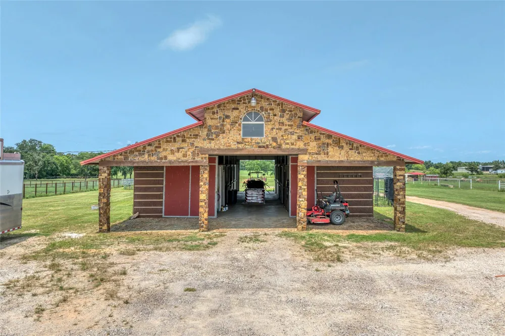 34673 US Highway 82 Whitesboro, TX 76273