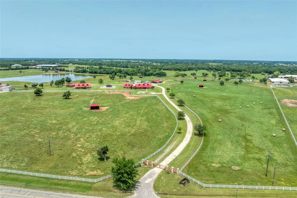 34673 US Highway 82 Whitesboro, TX 76273
