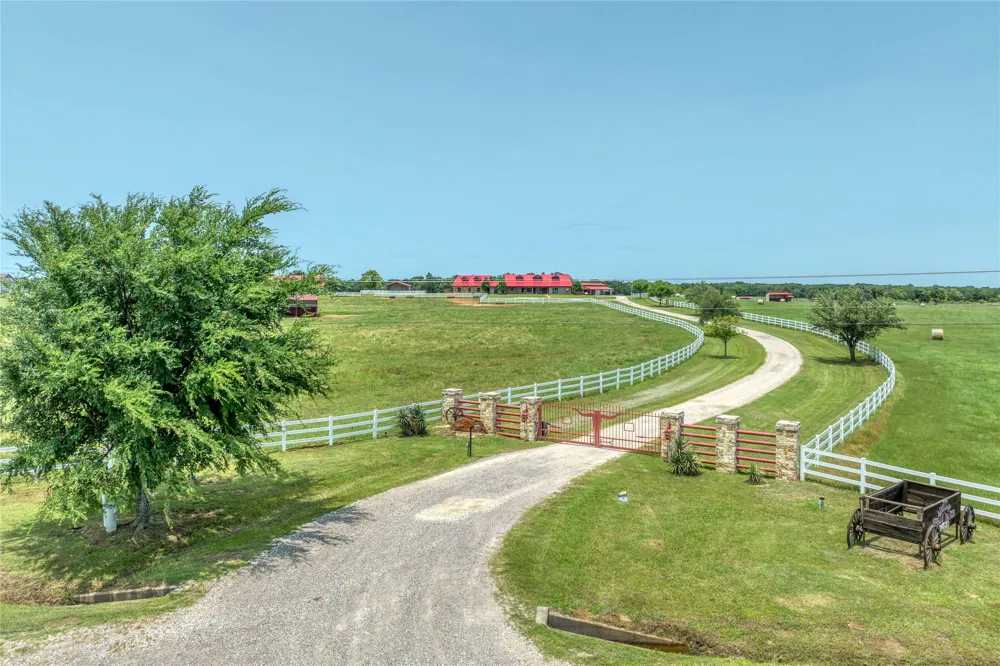34673 US Highway 82 Whitesboro, TX 76273