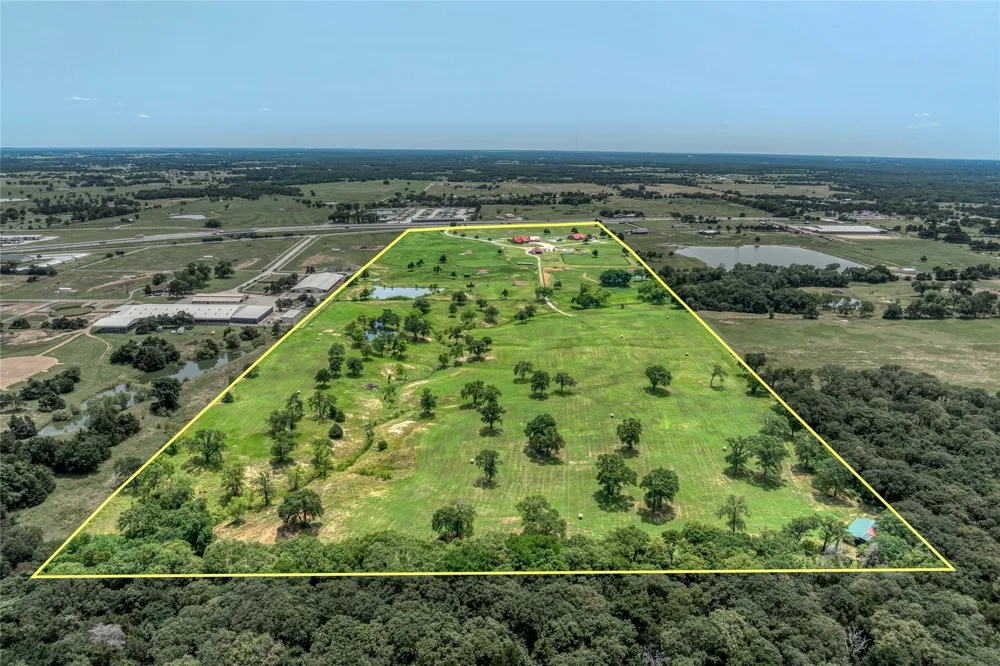 34673 US Highway 82 Whitesboro, TX 76273