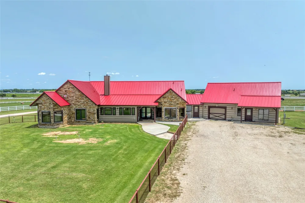 34673 US Highway 82 Whitesboro, TX 76273
