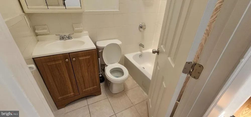 2548 OSWEGO AVENUE Baltimore, MD 21215