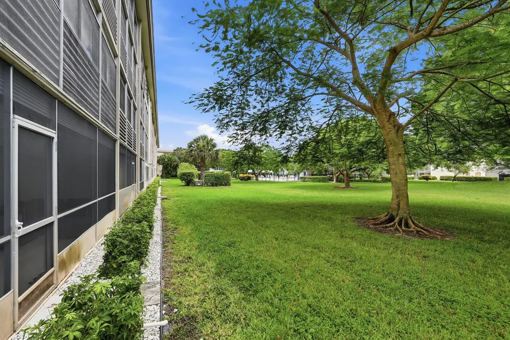 2405 Antigua Circle #L1 Coconut Creek, FL 33066