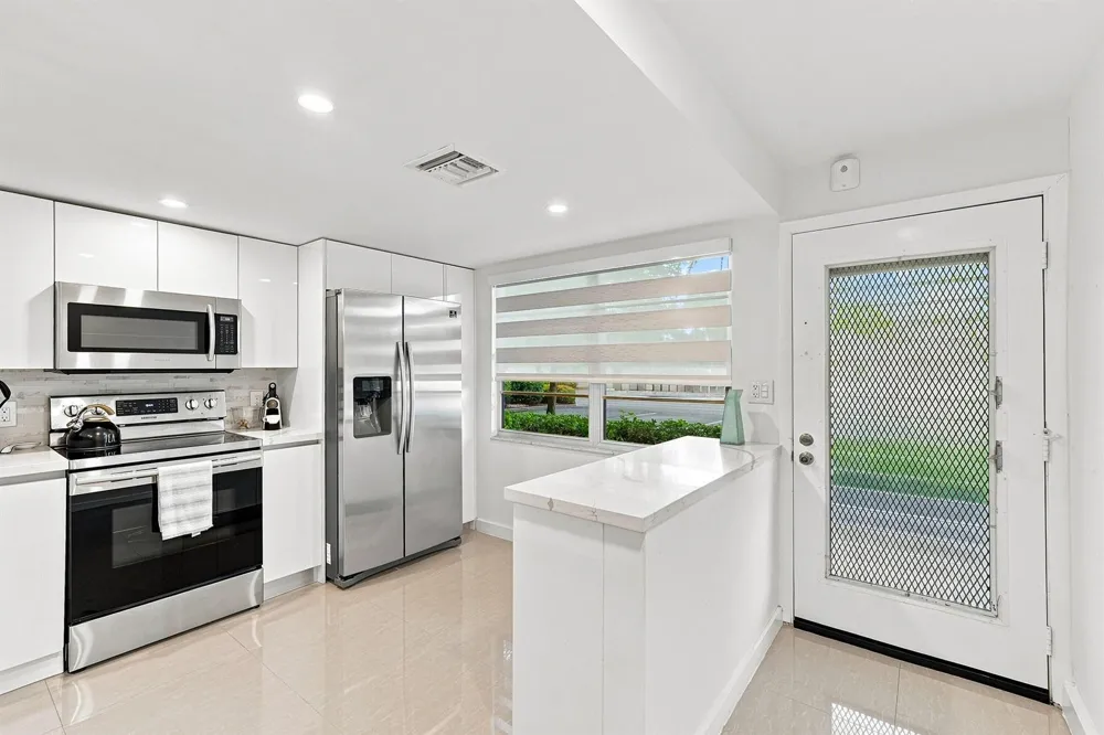 2405 Antigua Circle #L1 Coconut Creek, FL 33066