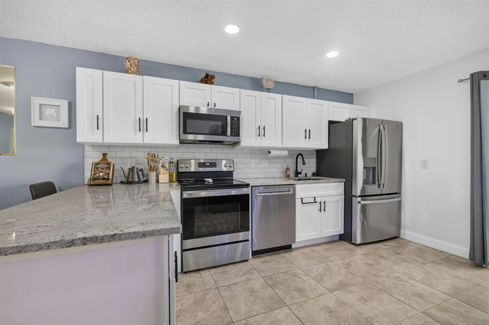 8717 SE SANDY LANE Hobe Sound, FL 33455