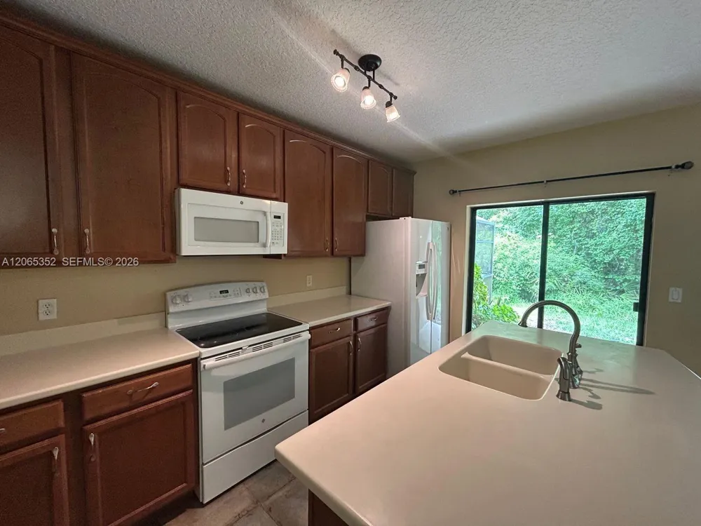 6018 TIVOLI GARDENS BLVD Orlando, FL 32829